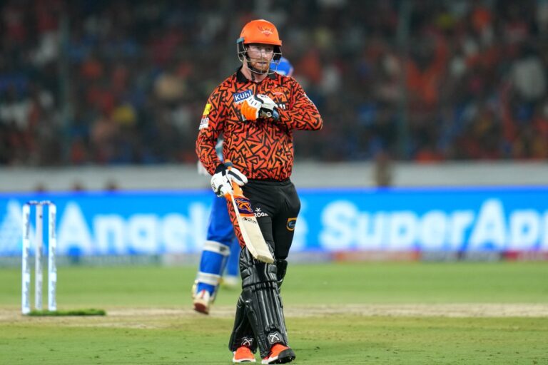 Betting on Session Markets with Varied Bowling Attacks Using Online Cricket ID